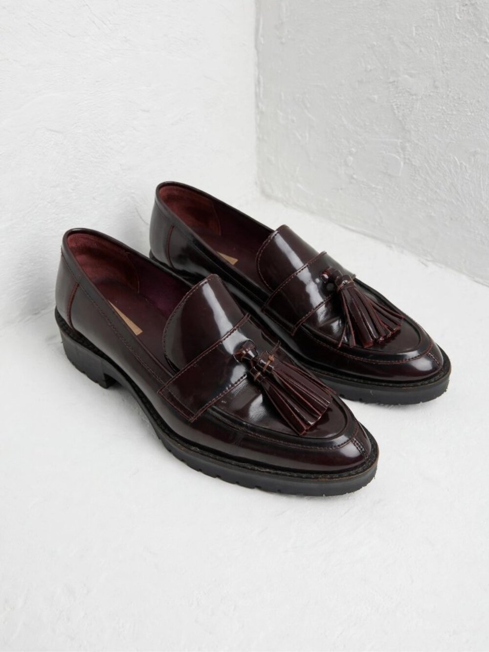 H&M Burgundy Patent Tassel Loafers 7.5 Chunky Lug Sole Dark Academia